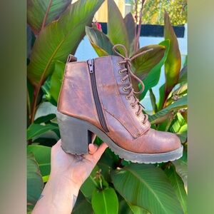 Unique vintage faux leather brown ankle boots size 7 1/2 worn once  but aging